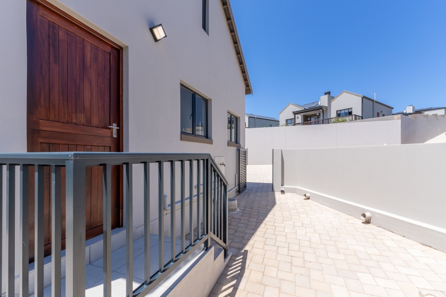 3 Bedroom Property for Sale in Reebok Western Cape